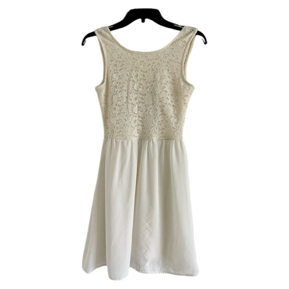 WINDSOR Junior’s‎ Off White/Cream Laced HOCO/Formal Laced Mini Dress-Size Small - Picture 1 of 6